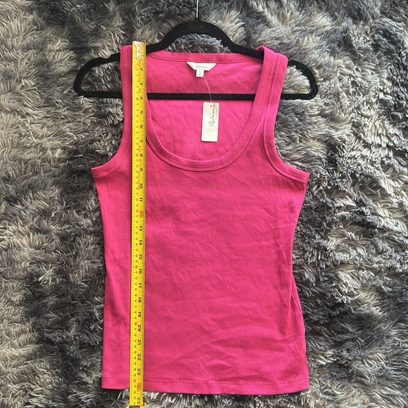 Reitmans ribbed tank with‎ scooped neckline - Picture 8 of 10